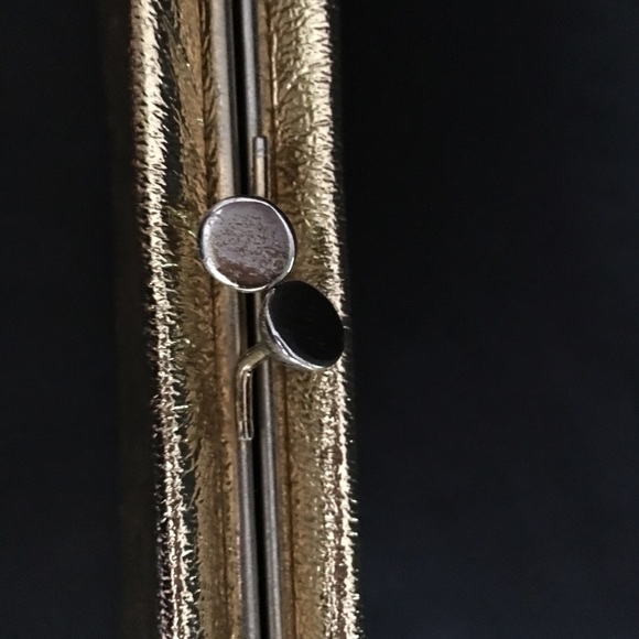 Vintage gold foil clutch purse with kiss lock - Picture 2 of 4